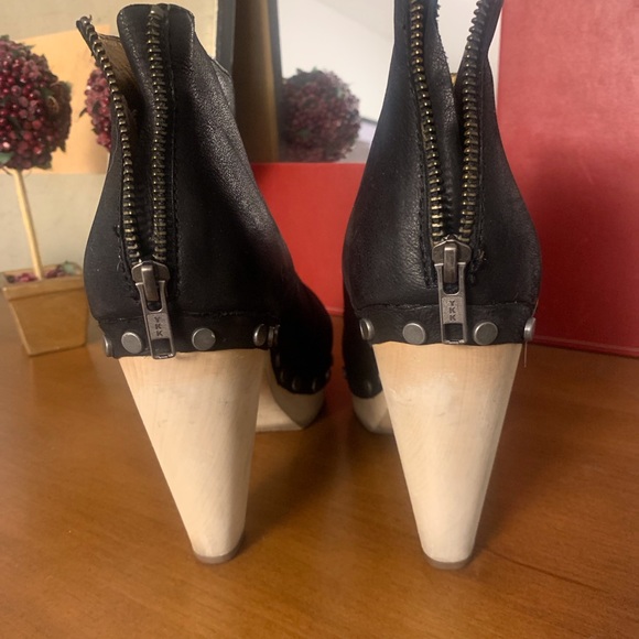 Cynthia Vincent wood platform bootie - Picture 4 of 7